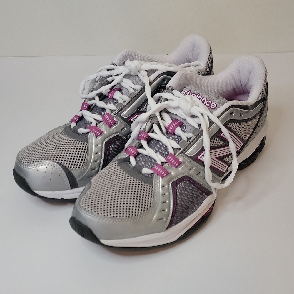 New Balance Women's Silver and Pink Athletic Shoes